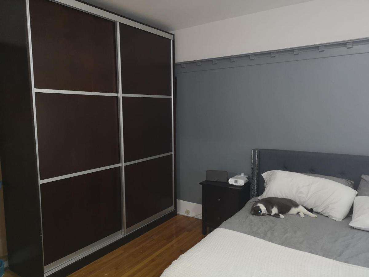 Room With King Bed In Shared 3 Bedroom Downtown Montréal Buitenkant foto
